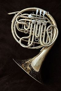 VERY GOOD PLAYING CONDITION  REYNOLDS CONTEMPORA  FRENCH HORN-COR FE01 MODEL