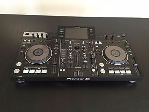 Pioneer XDJ-RX Digital DJ Controller