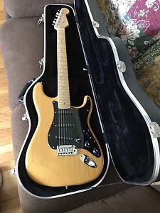 2004 Fender Stratocaster Electric Guitar Butterscotch Blonde