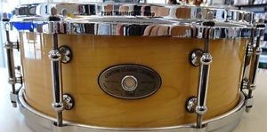 Used! Pearl Custom Classic Legend One Piece Maple Snare Drum 14"