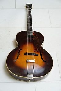1935 VEGA VINTAGE ARCHTOP GUITAR  Ebony fretboard - Great condition- original