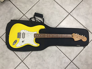 2001 Fender Tom Delonge Stratocaster - Graffiti Yellow w/ Fender Gig Bag
