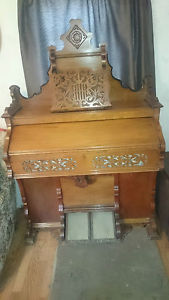 Harmonium ~ by the "Hillier Organ Company" ~ Dated 1890s ~ Working perfectly