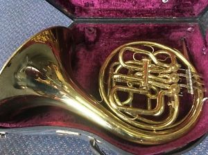 Josef Lidl Eb BRNO French Horn comes with it's own case