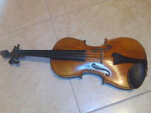 4/4 violin (small 13.7)
