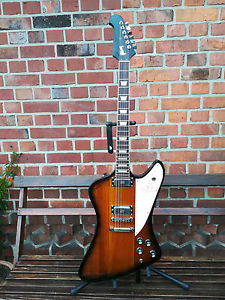 Firebird mit Mini Humbuckern und original Gibson Truss Rod Cover