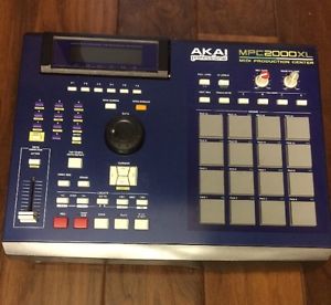 NICE BLUE AKAI MPC2000XL, PERFECT LCD, Ms SD SM CF All The Upgrades