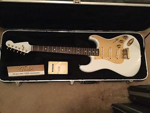 Vintage Fender gold Stratocaster USA needs repair