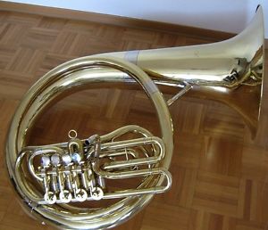 B/Bb Helikon Tuba AMATI Typ CERVENY CHL631 HELICON