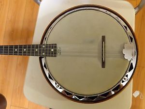 Vintage 1927/28 The Gibson MB-4 Model Mandolin Banjo with case.