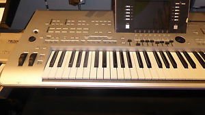 Yamaha Tyros 4 Keyboard / Music Workstation