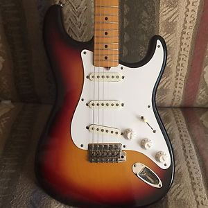 Vintage 1982 Tokai St50 Stratocaster/Sunburst/Maple Neck