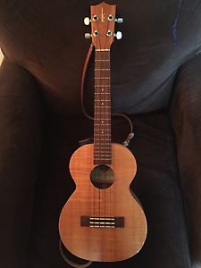 kamaka ukulele tenor electric accoutic, single owner, ordered from Kamaka