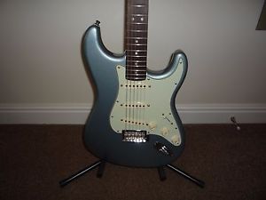 Fender stratocaster Deluxe Roadhouse 2016 mex. guitar Mystic Ice Blue A1 cond.