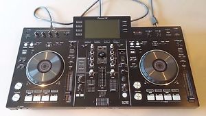 Pioneer XDJ-RX Digital DJ Controller  **MINT CONDITION**  FREE 32GB Flash Drive