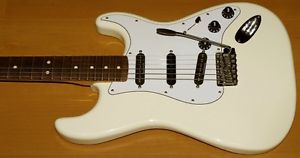 Fender 2014 Ritchie Blackmore Stratocaster w/gigbag/512