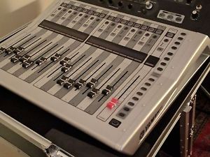 Yamaha TF1 Digital Mixer (mint) (16 channel - expandable to 40)