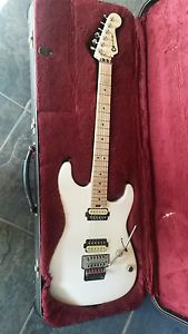 Charvel Pro Mod San Dimas 2H FR Snow White, Maple Fingerboard, hard case