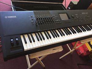 Yamaha Motif XF8 Keyboard Synthesizer W/Heavy Duty Case