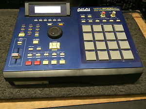 AKAI MPC2000XL BLUE MPC 2000 XL 32m 250 meg internal zip drive,pads //ARMENS
