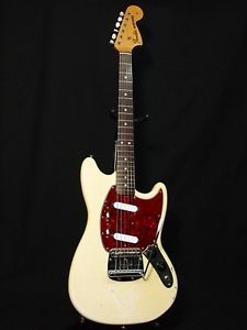 Fender USA Mustang 1966 Vintage White Weather Crack Rare E-Guitar Free Shipping