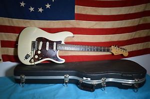 Fender 2000 American Deluxe USA Stratocaster W/CASE  OLYMPIC WHITE