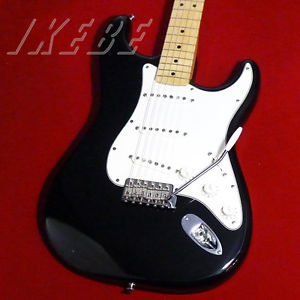 Fender US 70s Stratocaster (Black / M) Used  w/ Hard case