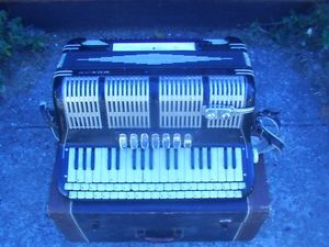 RARE Vintage BUDAY Finto Electric Accordion Piano Keyboard 120 Bass w/ Case