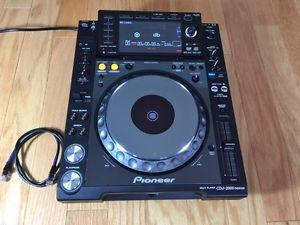 PIONEER CDJ-2000NXS NEXUS DIGITAL DJ TURNTABLE S/N , BLACK w/ETHERNET& POWER CBL