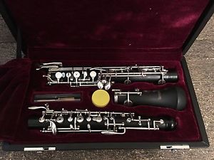 Lightly Pre-Owned Barrington Model 801 Student Oboe w/ Case