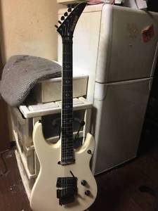 KRAMER USA Stratocaster Type White Seymour Duncan Vintage Pickup E-Guitar