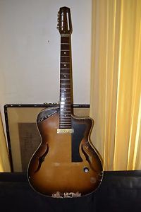 guitare jazz model e2 by french luthier antoine di mauro circa 1950