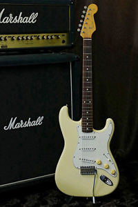 Fender Japan '62 reissue Stratocaster ST62-US Fender US/Duncan PU Vintage White