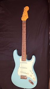 Fender/Lindy Fralin AVRI Custom 1960's Stratocaster USA