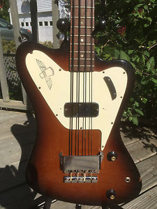 Vintage 1967 Gibson THunderbird, very good condition, all original. New pics