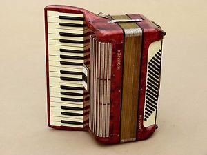 Very Nice German Accordion Hohner Tango I M 96 bass Including Case
