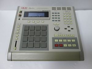 Akai MPC 3000 sequencer,sampler in GREAT CONDITION Worldwide!