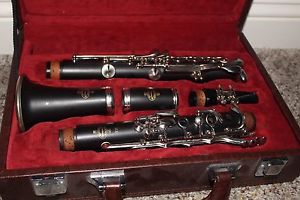 buffet crampon & cie wood clarinet e11 slightly used