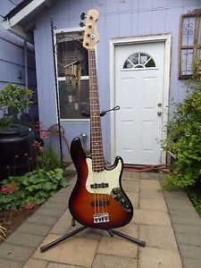 2006 Fender Deluxe American Jazz IV Bass, Barely Used, Top Condition, Must Look!