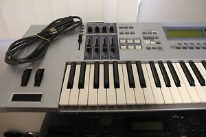 Yamaha MOTIF ES6 Keyboard Synthesizer (Upgraded Memory)