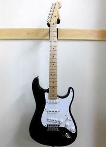 Fender Eric Clapton Stratocaster Black Noiseless Pickup Tweed Hardcase Blackie