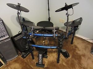 Simmons SD1000 5-Piece Drum Set with Throne, Kick Pedal, & Monitor-Never Played