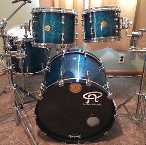 Gretsch Drums New Classic Ocean Blue Sparkle Lacquer 22,10,12,14