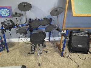 SIMMONS 5-PIECE ELECTRONIC SD1000 DRUM SET w/DA200S AMP (LOCAL PICKUP ONLY)
