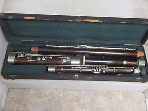 Kohlert & Sons Graslitz Paris wooden bassoon in original case-nice