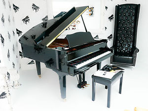 YAMAHA GC2 SH SILENT GRAND PIANO IMMACULATE 18 Months Old