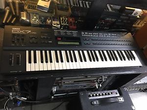 Yamaha DX7 II FD , FM  Analog Vintage Synthesizer  61 key keyboard  //ARMENS//