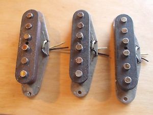 Vintage 1970 Fender stratocaster pickups