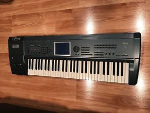 Korg triton 61 Keyboard Synthesizer