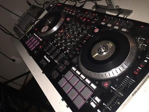 Numark NS7II Digital DJ Controller + Case